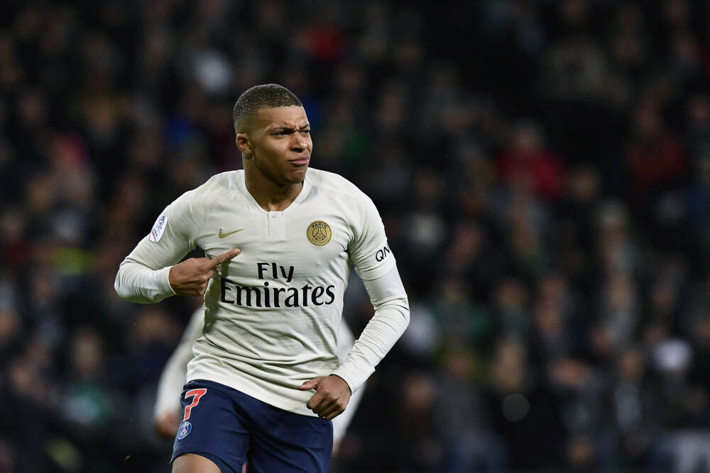 足坛历史主帅引援花费排行：瓜帅25.1亿欧领跑，穆帅19.9亿欧第二